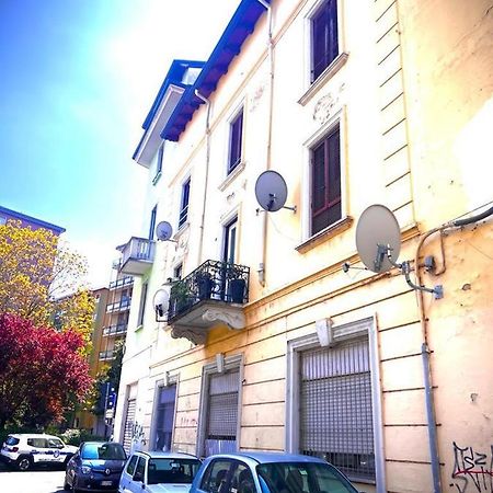 Appartamento Luxury Carrara Milán Exterior foto